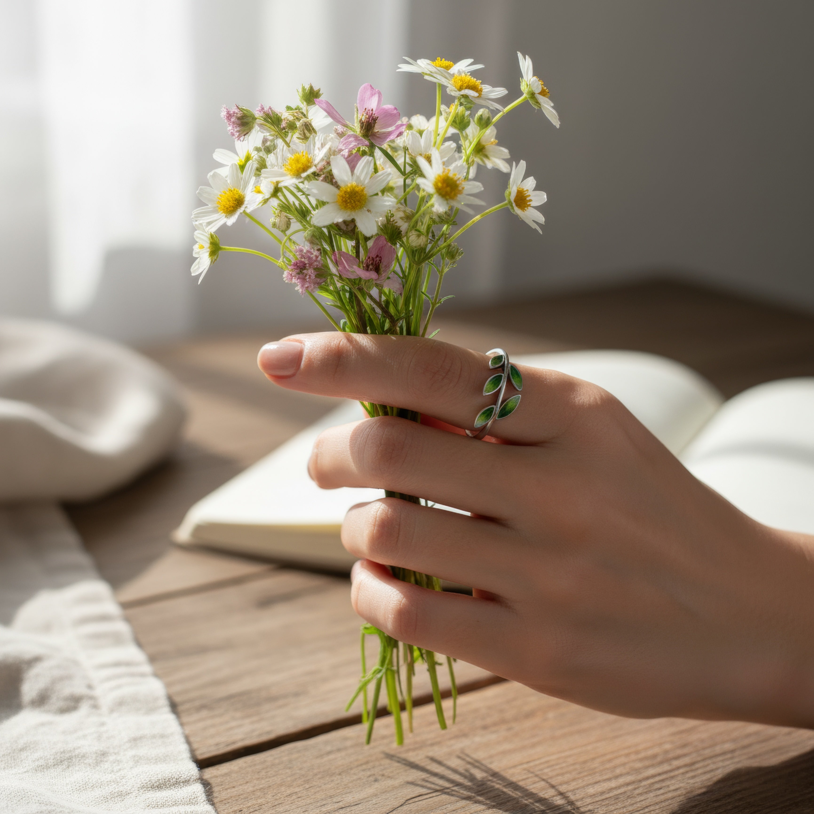 Emerald Leaf Silver Ring – Nature-Inspired Adjustable Design