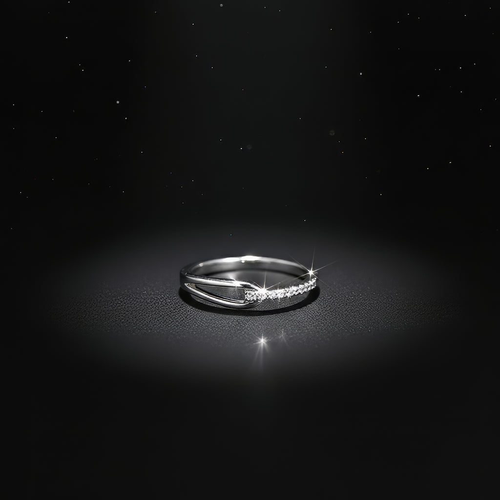 Aurora Silver Ring – Light Born from Silence