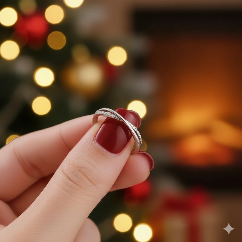 Twist of Light Silver Ring – Minimalist Elegance for Christmas Gift