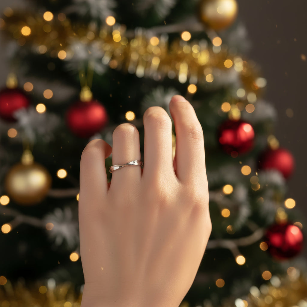 Moonlight Vow Silver Ring – The Gentle Promise